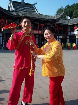 鬧春蓮蕭舞起來(lái)第01集